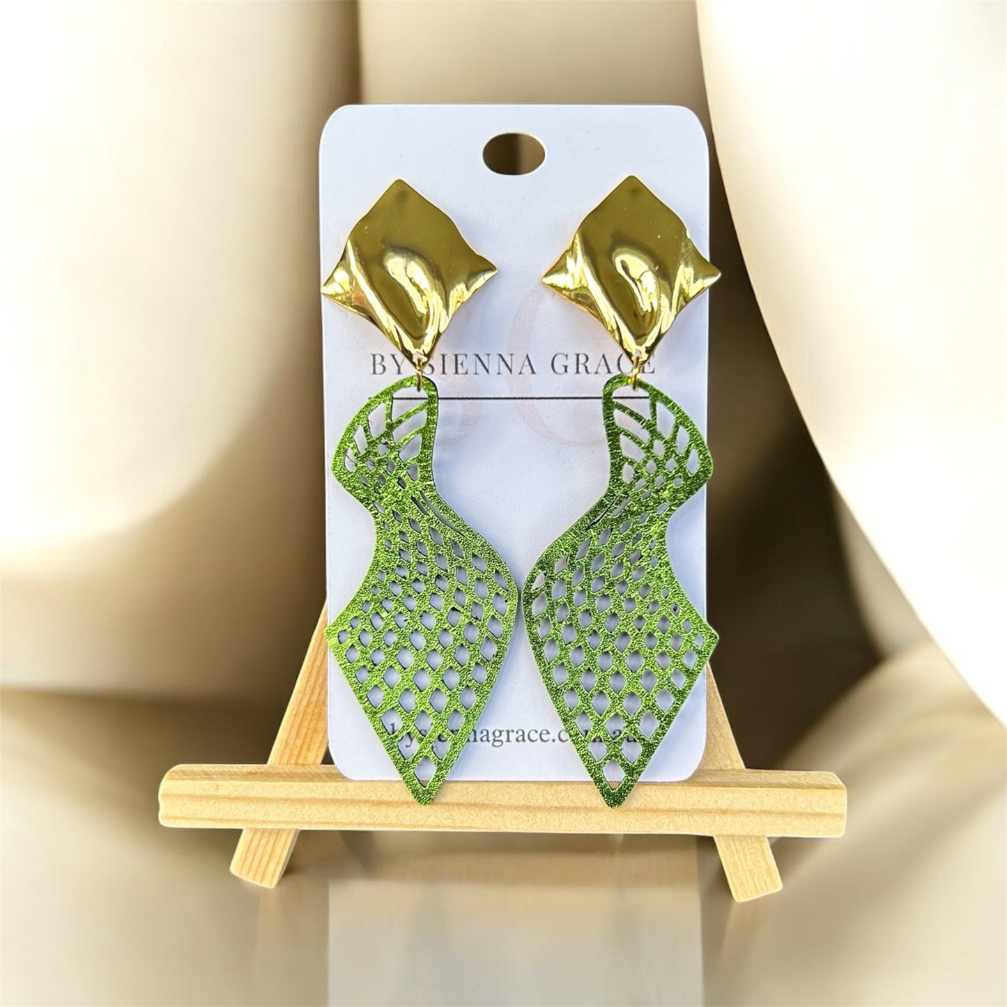 Lattice Wave Drop Earrings